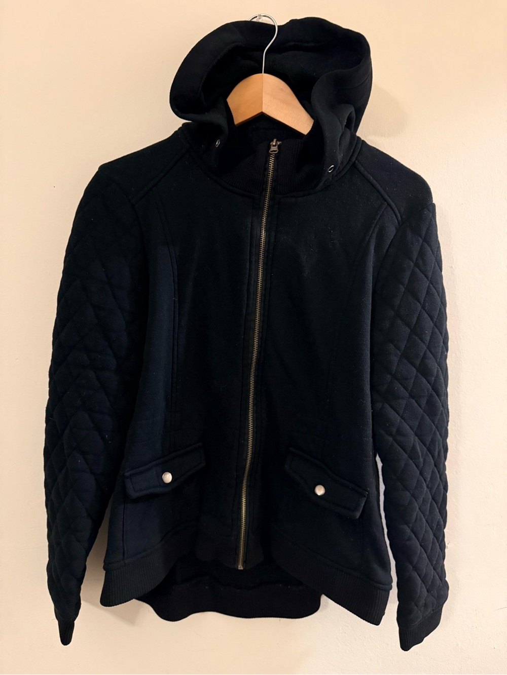 Miss Lili Black Quilted-Sleeve Hooded Bomber Jacket